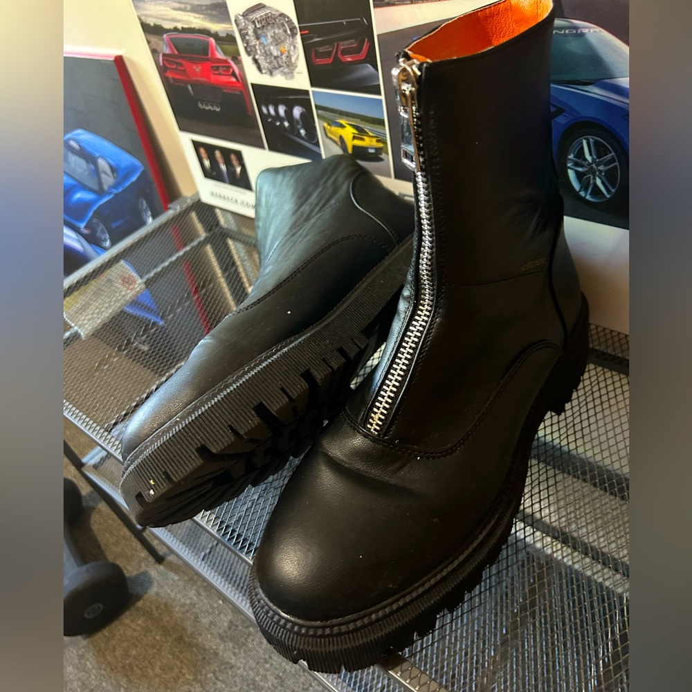 UNISEX FRENCH Connection!